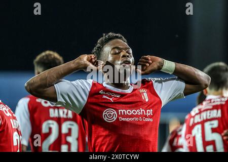 Lissabon, Portugal . April 2024. Estoril, Portugal, 13. April 2024: Alvaro Djalo (14 SC Braga) feiert sein Tor während des Liga Portugal Betclic Spiels zwischen GD Estoril Praia und SC Braga im Estadio Antonio Coimbra da Mota, Estoril, Portugal (João Bravo /SPP). /Alamy Live News Stockfoto