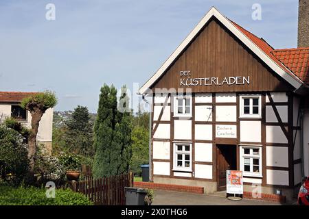 Geschichte im Ruhrgebiet Blick auf den Ort Blankenstein, auf die Auenlandschaft im Ruhrtal. Der Ort liegt unmittelbar am Südufer der Ruhr, gegenüber der Stadt Bochum und hat eine bewegte Geschichte. Hattingen Nordrhein-Westfalen Deutschland Blankenstein *** Geschichte im Ruhrgebiet Blick auf das Dorf Blankenstein, auf die Auenlandschaft im Ruhrtal das Dorf liegt direkt am Südufer des Ruhrgebiets, gegenüber der Stadt Bochum und hat eine bewegte Geschichte Hattingen Nordrhein-Westfalen Deutschland Blankenstein Stockfoto