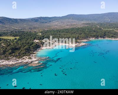 Fantastische Aussicht auf die Küste von Sithonia in der Nähe von Orange Beach Beach, Chalkidiki, Zentralmakedonien, Griechenland Stockfoto