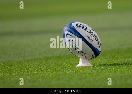 Dublin, Irland. April 2024. Der offizielle Ball beim Investec Champions Cup, Viertelfinalspiel zwischen Leinster Rugby und Stade Rochelais im Aviva Stadium in Dublin, Irland am 13. April 2024 (Foto: Andrew SURMA/ Credit: SIPA USA/Alamy Live News Stockfoto