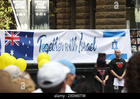 Sydney, Australien. April 2024. Gemeinsam mit Israel organisierte er eine Kundgebung am Martin Place, um die Freilassung israelischer Geiseln zu fordern, die noch immer von der Hamas festgehalten werden. Kredit: Carrot/Alamy Live News Stockfoto