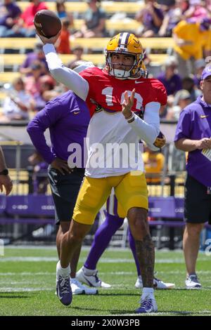 Baton Rouge, LA, USA. April 2024. LSU Quarterback Rickie Collins (10) liefert einen Pass während des jährlichen National L Club LSU Spring Game im Tiger Stadium in Baton Rouge, LA. Jonathan Mailhes/CSM/Alamy Live News Stockfoto