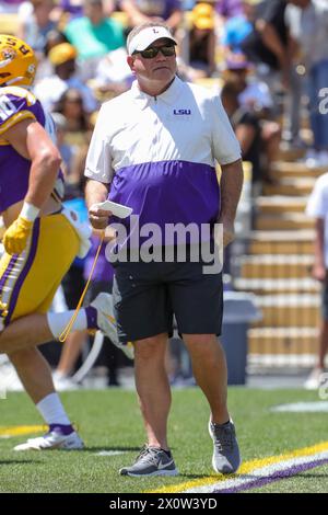 Baton Rouge, LA, USA. April 2024. LSU Head Coach Brian Kelly beobachtet, wie sein Team beim jährlichen National L Club LSU Spring Game im Tiger Stadium in Baton Rouge, LA, antritt. Jonathan Mailhes/CSM/Alamy Live News Stockfoto