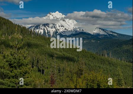 Oregons Mt. Jefferson, von einem Aussichtspunkt in der Nähe des Triangulation Peak Stockfoto