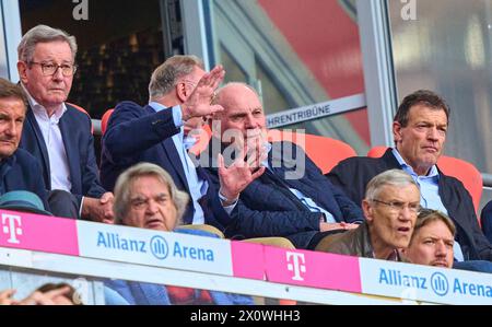 Thomas KROTH, Manager Manuel neuer, Player Agent und Inhaber pro Profil Management, Karl HOPFNER (ehemaliger FCB-Praesident) Karl-Heinz RUMMENIGGE (Mitglied Aufsichtsrat FCB AG) Uli HOENESS (ehemaliger FCB-Präsident), Ehrenpraesident, Andreas JUNG, Marketingdirektor und Vorstandsmitglied FCB im Spiel FC BAYERN MÜNCHEN - 1.FC Köln 2-0 am 13. April 2024 in München. Saison 2023/2024, 1.Bundesliga, FCB, München, Spieltag 29, 29.Spieltag-Fotograf: ddp-Bilder / STAR-Bilder - DFL-VORSCHRIFTEN VERBIETEN JEDE VERWENDUNG VON FOTOGRAFIEN als BILDSEQUENZEN und/oder QUASI-VIDEO - Stockfoto