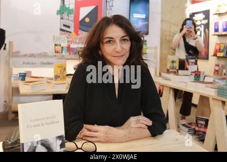 Paris, Frankreich. April 2024. Nathalie Rykiel signiert ihr Buch beim Pariser Buchfestival am 13. April 2024 im ephemeren Grand Palais. Foto: Thibaud Moritz/ABACAPRESS.COM Credit: Abaca Press/Alamy Live News Stockfoto