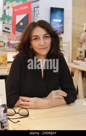 Paris, Frankreich. April 2024. Nathalie Rykiel signiert ihr Buch beim Pariser Buchfestival am 13. April 2024 im ephemeren Grand Palais. Foto: Thibaud Moritz/ABACAPRESS.COM Credit: Abaca Press/Alamy Live News Stockfoto