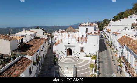 Aus der Vogelperspektive auf das wunderschöne mediterrane Dorf Mijas an der Costa del Sol von Malaga, Spanien. Stockfoto