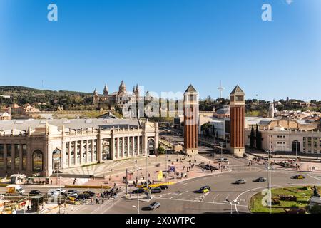 Die Venezianischen Türme, Torres Venecianes oder Venezian Towers, im Hintergrund das Museu Nacional Dart de Catalunya, Barcelona, Spanien Barcelona Ka Stockfoto