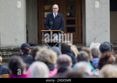 14. April 2024, Brandenburg, Fürstenberg/Havel: Dietmar Woidke (SPD), brandenburgischer Ministerpräsident, spricht bei der zentralen Gedenkfeier zum 79. Jahrestag der Befreiung des Frauenlager Ravensbrück. Foto: Jörg Carstensen/dpa Stockfoto