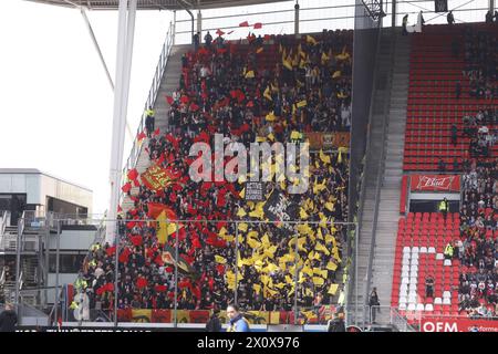 Utrecht, Niederlande. April 2024. UTRECHT, Stadion de Galgenwaard, 14.04.2024, Saison 2023/2024, niederländischer Eredivisie Football. Go Ahead Eagles Supporters vor dem Spiel Utrecht - Go Ahead Eagles Credit: Pro Shots/Alamy Live News Stockfoto