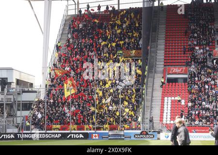 Utrecht, Niederlande. April 2024. UTRECHT, Stadion de Galgenwaard, 14.04.2024, Saison 2023/2024, niederländischer Eredivisie Football. Go Ahead Eagles Supporters vor dem Spiel Utrecht - Go Ahead Eagles Credit: Pro Shots/Alamy Live News Stockfoto