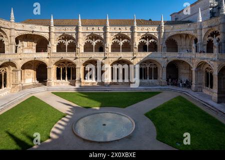 Lissabon, Stadtteil Belem, Mosteiro dos Jerónimos, Hieronimuskloster, Kreuzgang Stockfoto