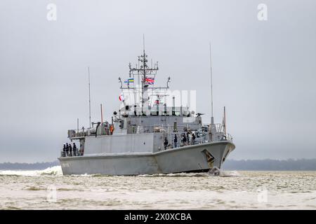 Das ukrainische Minenschiff Tschernihiw (M310). Die Sandown-Klasse SRMH ist die ehemalige HMS Grimsby. Stockfoto