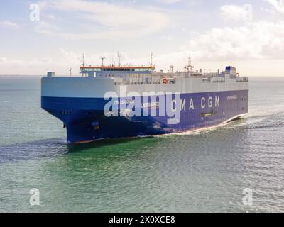 CMA CGM Monaco ist einer von vier mit LNG betriebenen Autotransportern, die von der Eastern Pacific Shipping of Singapore chartern. Stockfoto