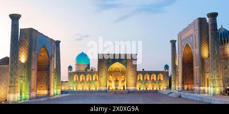 Registan, einen alten öffentlichen Platz im Herzen der antiken Stadt Samarkand, Usbekistan. Stockfoto