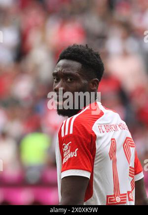 MÜNCHEN, Deutschland. , . 19 Alphonso DAVIES vom FC Bayern während des Bundesliga-Fußballspiels zwischen dem FC Bayern München und 1. FC KOELN, KÖLN in der Allianz Arena in München am 13. April 2024, Deutschland. DFL, Fussball, 2:0 (Foto und Copyright bei ATP Images/Arthur THILL (THILL Arthur/ATP/SPP) Credit: SPP Sport Press Photo. /Alamy Live News Stockfoto