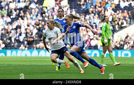 Tottenham, Großbritannien. April 2024. Halbfinale des Adobe FA Cup für Damen. Tottenham Hotspur V Leicester City. Tottenham Hotspur Stadium. Tottenham. Während des Tottenham Hotspur V Leicester City Adobe Womens FA Cup Halbfinale im Tottenham Hotspur Stadium, Tottenham. Quelle: Sport In Pictures/Alamy Live News Stockfoto