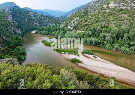 Blick auf die Nestos-Schlucht in Mazedonien, Griechenland im Frühjahr Stockfoto