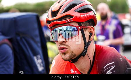 VALKENBURG - Thomas Pidcock (GBR) gewinnt am 14. April 2024 das Amstel Gold Race 2024 in Valkenburg, Niederlande. Dieses eintägige Radrennen ist Teil der UCI WorldTour. ANP VINCENT JANNINK Stockfoto