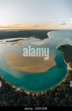 Blick von der Drohne auf den Noosa River, Byron Gold Coast Sunshine Coast, Australien. Stockfoto