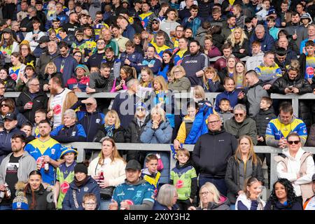 St Helens, Großbritannien. April 2024. Am 14. April 2024 reisten Draht-Fans zahlreich zum Betfred Challenge Cup Quarter Final Match St Helens gegen Warrington Wolves im Totally Wicked Stadium, St Helens, Vereinigtes Königreich (Foto: Steve Flynn/News Images) in St Helens, Vereinigtes Königreich, am 14. April 2024. (Foto: Steve Flynn/News Images/SIPA USA) Credit: SIPA USA/Alamy Live News Stockfoto