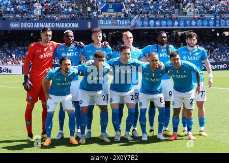 Neapel, Italien. April 2024. Napoli Team, während des Spiels der italienischen Liga der Serie A zwischen Napoli und Frosinone, Napoli 2, Frosinone 2, spielte im Diego Armando Maradona Stadion. Neapel, Italien, 14. April 2024. (Foto: Vincenzo Izzo/SIPA USA) Credit: SIPA USA/Alamy Live News Stockfoto