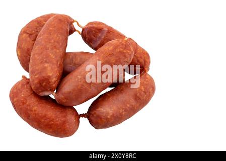 Geräucherte Wurst isoliert auf weißem Hintergrund. Würstchen Stockfoto
