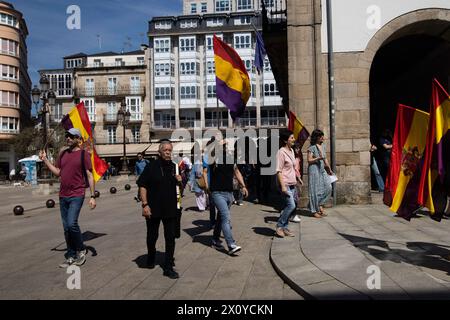 14. April 2024: Lugo, Spanien. Zur Erinnerung an die Ausrufung der Zweiten Spanischen Republik am 14. April 1931 organisierte der republikanische Vorstand von Lugo einen Spaziergang durch das Zentrum der Stadt und besuchte Orte von historischer Bedeutung. (Kreditbild: © Cristian Leyva/ZUMA Press Wire) NUR REDAKTIONELLE VERWENDUNG! Nicht für kommerzielle ZWECKE! Stockfoto