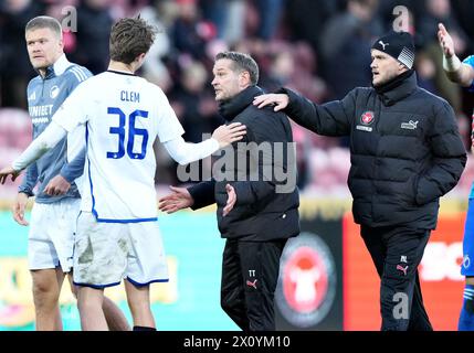 FC Midtjylland-Trainer Thomas Thomasberg nach dem letzten Pfiff im Superliga-Spiel zwischen dem FC Midtjylland und dem FC Kopenhagen in der MCH Arena in Herning, Sonntag, den 14. April 2024. (Foto: Henning Bagger/Ritzau Scanpix) Stockfoto