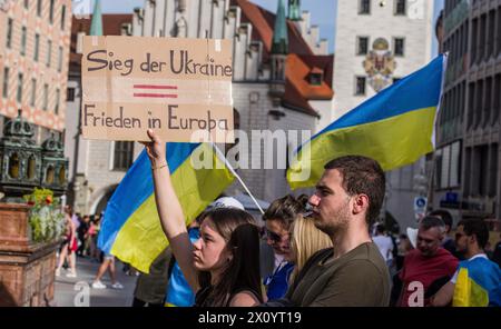 April 2024: unter dem Motto "Sieg für den Frieden" bedankten sich die Ukrainer und ihre Unterstützer in München für die Unterstützung des ukrainischen Staates und der Flüchtlinge, während sie von der westlichen Allianz mehr Munition forderten, um den Krieg in der Ukraine zu beenden, die territoriale Integrität Europas zu verteidigen und letztlich Leben zu retten. (Kreditbild: © Sachelle Babbar/ZUMA Press Wire) NUR REDAKTIONELLE VERWENDUNG! Nicht für kommerzielle ZWECKE! Stockfoto