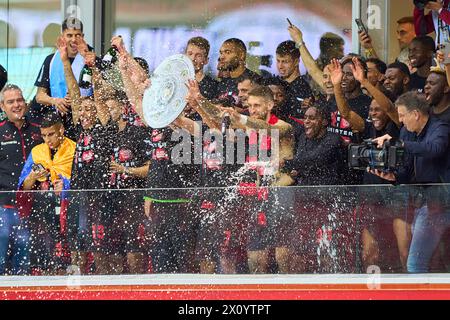 Leverkusen, Deutschland. April 2024. Feier Meisterschaft nach dem Spiel BAYER 04 LEVERKUSEN - SV WERDER BREMEN 4-0 am 14. April 2024 in Leverkusen. Saison 2023/2024, 1.Bundesliga, Spieltag 29, 29.Spieltag Fotograf: ddp Images/Star-Images - DFL-VORSCHRIFTEN VERBIETEN JEDE VERWENDUNG VON FOTOS als BILDSEQUENZEN und/oder QUASI-VIDEO - Credit: ddp Media GmbH/Alamy Live News Stockfoto