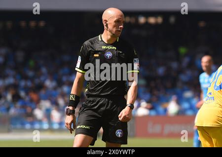 Neapel, Italien. April 2024. Schiedsrichter Michael Fabbri beim Spiel der Serie A zwischen dem SSC Napoli und Frosinone Calcio im Stadio Diego Armando Maradona Neapel Italien am 14. April 2024. Franco Romano/Alamy Live News Stockfoto