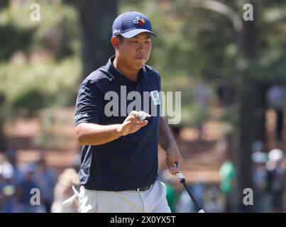 Augusta, Usa. April 2024. Südkoreas an Byeong Hun reagiert auf das siebte Loch am letzten Tag des Masters Turniers im Augusta National Golf Club in Augusta, Georgia am Sonntag, den 14. April 2024. Foto: Tannen Maury/UPI Credit: UPI/Alamy Live News Stockfoto
