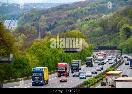 Autobahn A1 bei Wetter, Anschlussstelle Volmarstein, Blick nach Nordosten, hinten links die Anschlussstelle Hagen-West NRW, Deutschland, Autobahn A1 *** Autobahn A1 bei Wetter, Anschlussstelle Volmarstein, Blick nach Nordosten, hinten links die Anschlussstelle Hagen West NRW, Deutschland, Autobahn A1 Stockfoto
