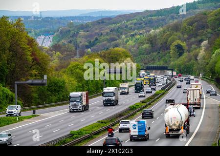 Autobahn A1 bei Wetter, Anschlussstelle Volmarstein, Blick nach Nordosten, hinten links die Anschlussstelle Hagen-West NRW, Deutschland, Autobahn A1 *** Autobahn A1 bei Wetter, Anschlussstelle Volmarstein, Blick nach Nordosten, hinten links die Anschlussstelle Hagen West NRW, Deutschland, Autobahn A1 Stockfoto