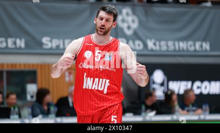 Würzburg, Deutschland. April 2024. Owen Klassen (Würzburg Baskets, 5), ist sehr motiviert, GER, Würzburg, 14.04.2024, Basketball, BBL, Würzburg Baskets - FC Bayern München Basketball, Credit: HMB Media/Heiko Becker/Alamy Live News Credit: Heiko Becker/Alamy Live News Stockfoto