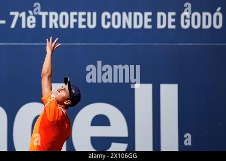 Barcelona, Spanien. April 2024. Duje Ajdukovic in Aktion während des Barcelona Open Banc de Sabadell Tennis Turniers im Reial Club de Tennis Barcelona in Barcelona, Spanien. Quelle: Christian Bertrand/Alamy Live News Stockfoto