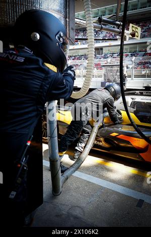 Montmelo, Espagne. April 2024. Betankung während der 1. Runde der European Le Mans Series 2024 auf dem Circuit de Barcelona-Catalunya vom 12. Bis 14. April 2024 in Montmelo, Spanien - Foto Paulo Maria/DPPI Credit: DPPI Media/Alamy Live News Stockfoto