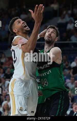 Madrid, Spanien. April 2024. Edy Tavares von Real Madrid während des Basketballspiels der ACB Liga Endesa zwischen Real Madrid und Joventut Badalona im Wizink Center am 14. April 2024 in Madrid. (Foto: Oscar Gonzalez/SIPA USA) Credit: SIPA USA/Alamy Live News Stockfoto