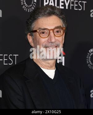 Hollywood, USA. April 2024. Chuck Lorre kommt beim PaleyFest LA an, dem JUNGEN SHELDON, das am Sonntag, den 14. April 2024 im Dolby Theater in Hollywood stattfindet. (Foto: Juan Pablo Rico/SIPA USA) Credit: SIPA USA/Alamy Live News Stockfoto