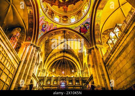 Arches Dome Crusader Church of the Holy Grab Jerusalem Israel. Die 1170 n. Chr. erweiterte Kirche enthält die Auferstehung des Jesus-Grabes und die Kreuzigung. Stockfoto