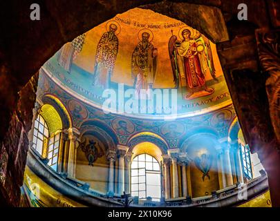 Kuppel Angel Lichtschacht Kreuzfahrerkirche des Heiligen Grabes Jerusalem Israel. Die 1170 n. Chr. erweiterte Kirche enthält Jesus Grabauferstehung und Crucifi Stockfoto