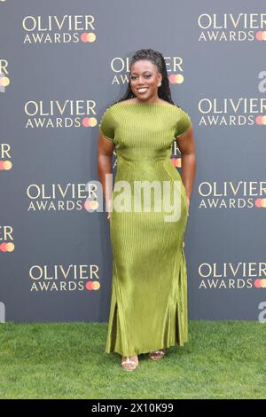 London, Großbritannien. April 2024. Georgina Onuorah nimmt an den Olivier Awards 2024 mit Mastercard in der Royal Albert Hall in London Teil. Credit: John Davies/Alamy Live News Credit: John Davies/Alamy Live News Stockfoto