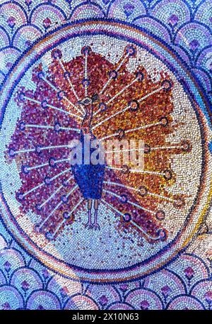 Pfauenoktagon Mosaik aus der Kirche Peterhaus Meer von Galiläa Kapernaum Israel Octagon ist Symbol für den Ort, an dem Jesus ging. Matthäus 8:14-15 Symb Stockfoto