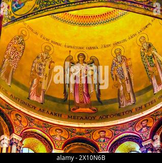 Angel Saints Dome Crusader Church of Holy Grab Jerusalem Israel. Die 1170 n. Chr. erweiterte Kirche enthält Jesus Grabauferstehung und Golgatha, Crucif Stockfoto