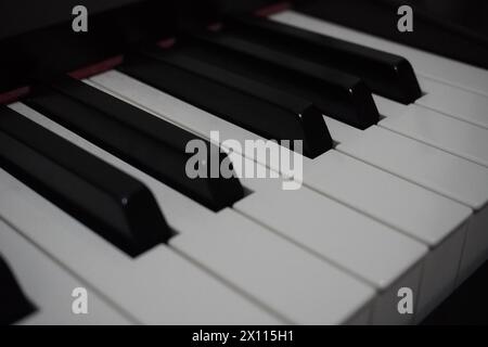 Schwarz / weiß Klaviertasten hautnah Stockfoto