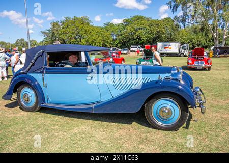 Luxuriöses viersitziges MG-Cabriolet aus den späten 1930er Jahren wurde auf dem MG Centenary National Meeting am 30. März 2024 in Tamworth, Australien, ausgestellt. Stockfoto