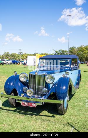 Vorderansicht luxuriöses viersitziges MG-Cabriolet aus den späten 1930er Jahren, ausgestellt auf dem MG Centenary National Meeting in Tamworth, Australien am 30. März 2024. Stockfoto