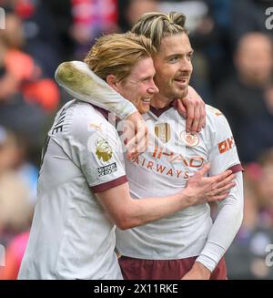 London, Großbritannien. April 2024 - Crystal Palace gegen Manchester City - Premier League - Selhurst Park. Kevin de Bruyne feiert sein zweites Tor gegen Crystal Palace mit Jack Grealish. Bildnachweis: Mark Pain / Alamy Live News Stockfoto